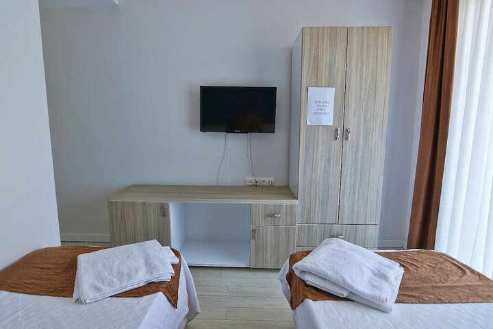 Room 5 of 20