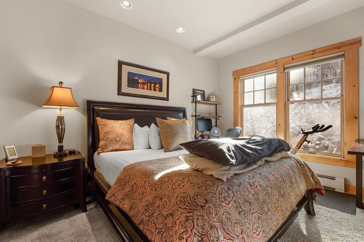 Room 47 of 190