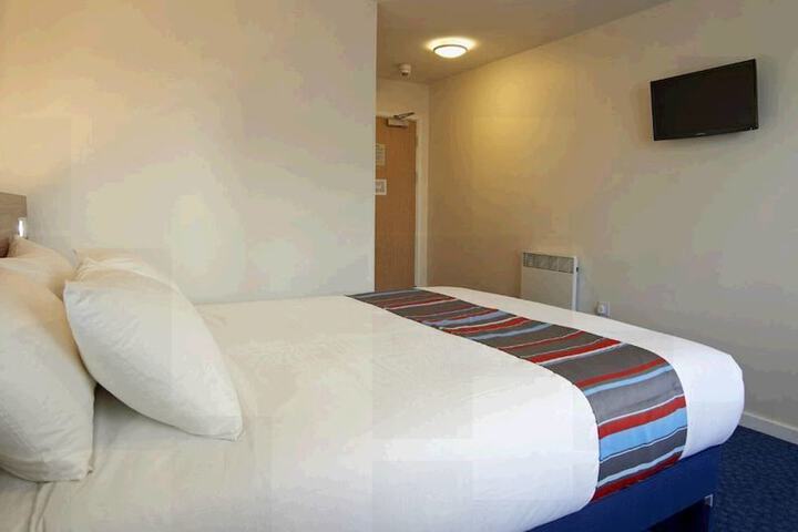 Room 4 of 30