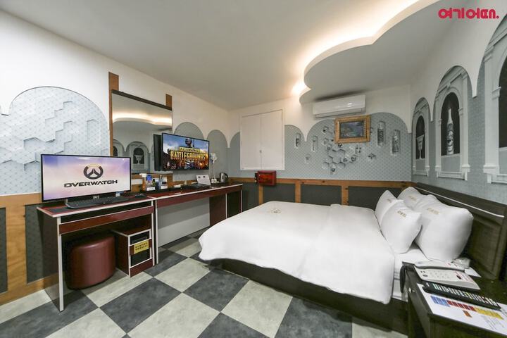 Room 34 of 55