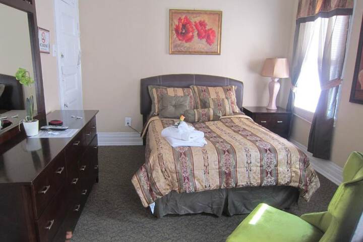 Room 12 of 38