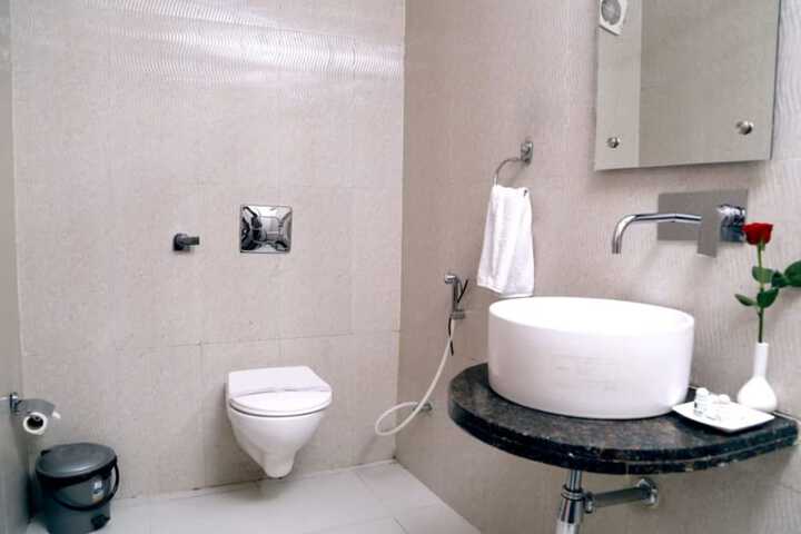 Room 15 of 25