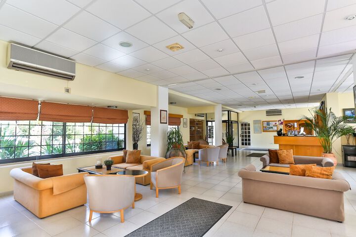 Hotel Interior 4 of 32