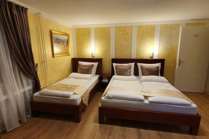Room 45 of 266