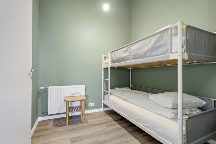 Room 33 of 87