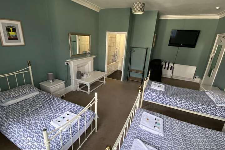 Room 26 of 86