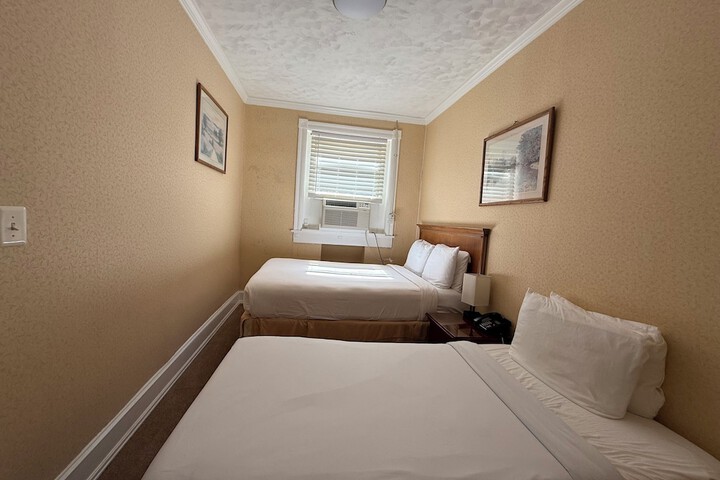Room 26 of 66