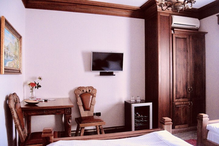 Room 48 of 89