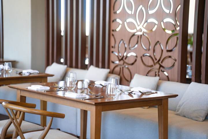 Dining 94 of 150