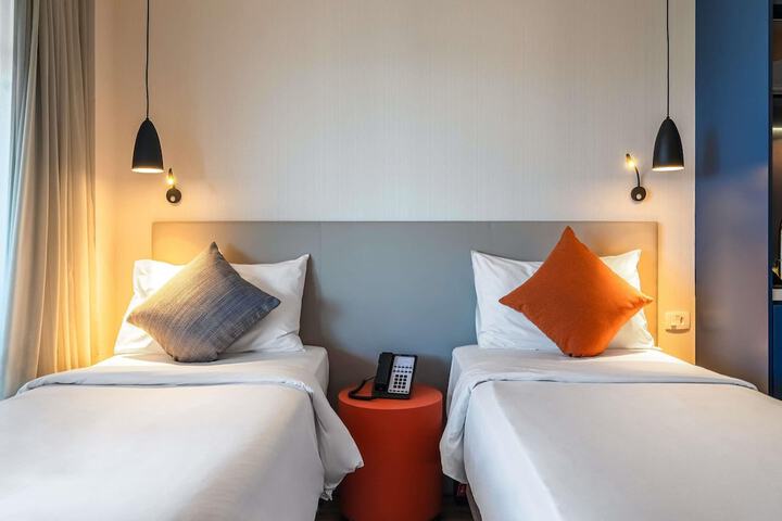 Room 21 of 57