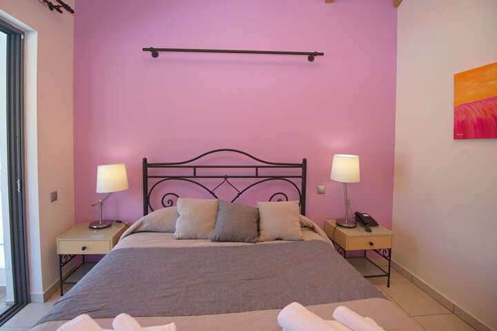 Room 12 of 38