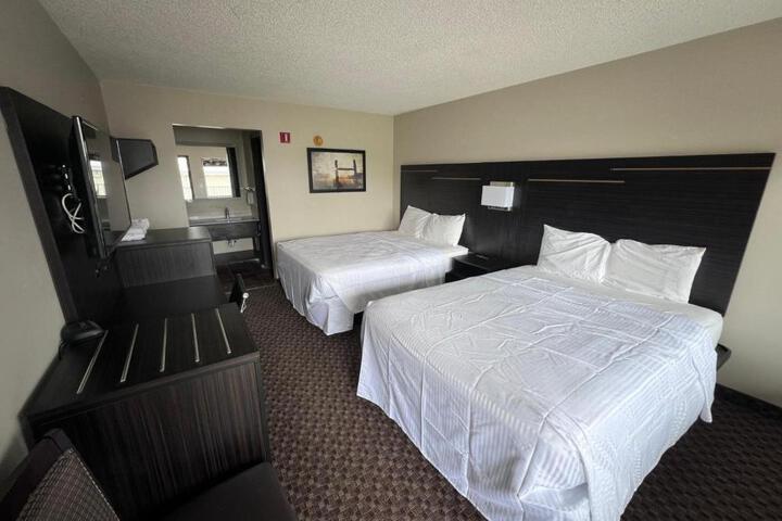 Standard Double Room (6 of 9)