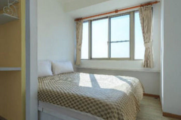 Room 5 of 27