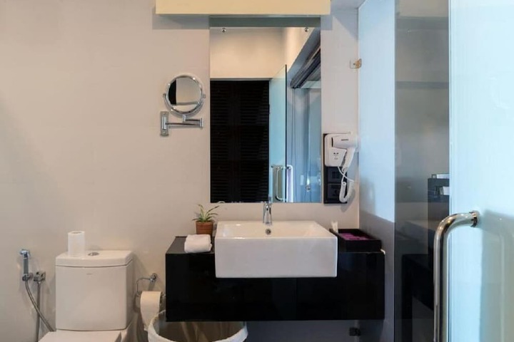 Room 21 of 49