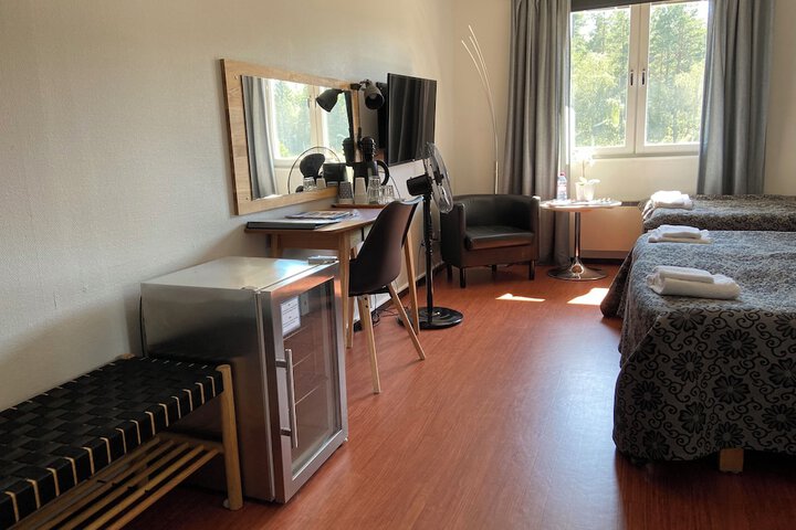 Room 9 of 30