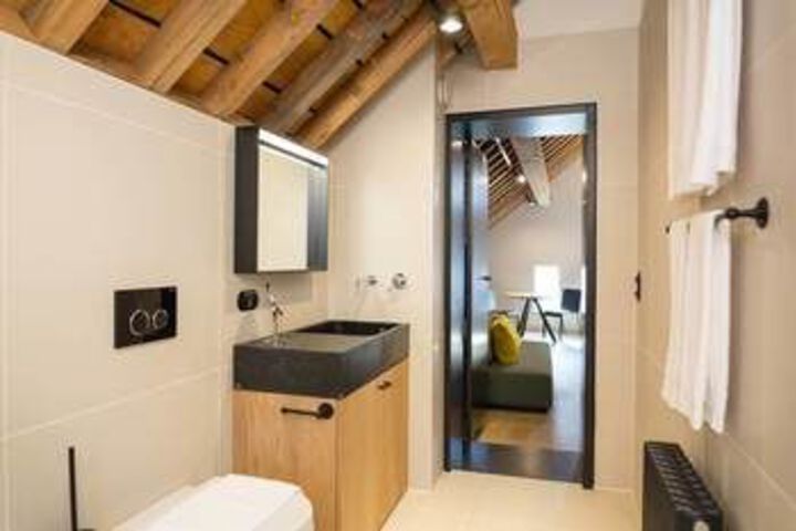 Room 10 of 39
