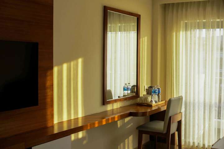 Room 36 of 100