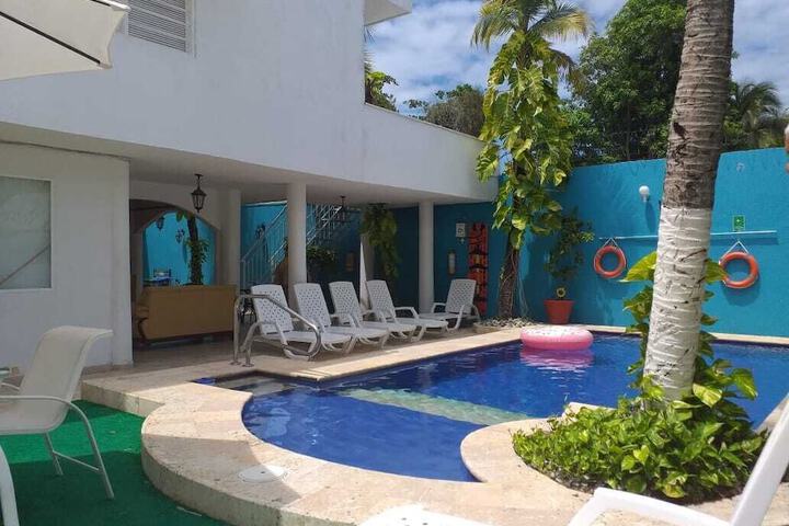 Pool 13 of 21
