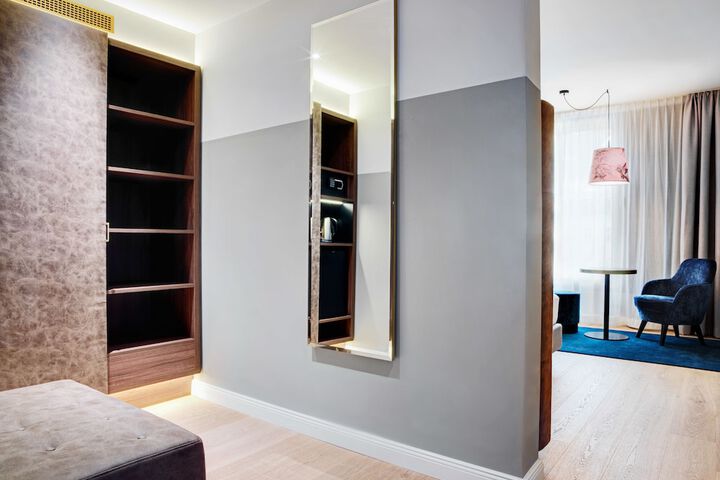 Room 12 of 52