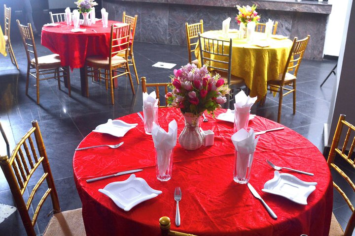 Dining 6 of 15