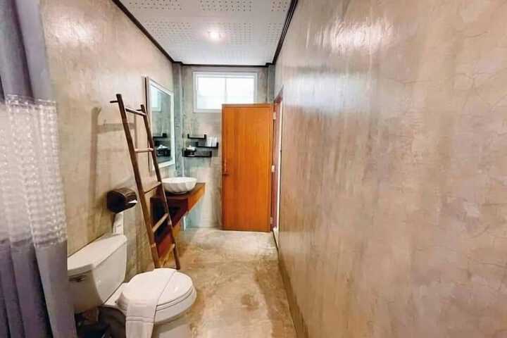 Room 26 of 45