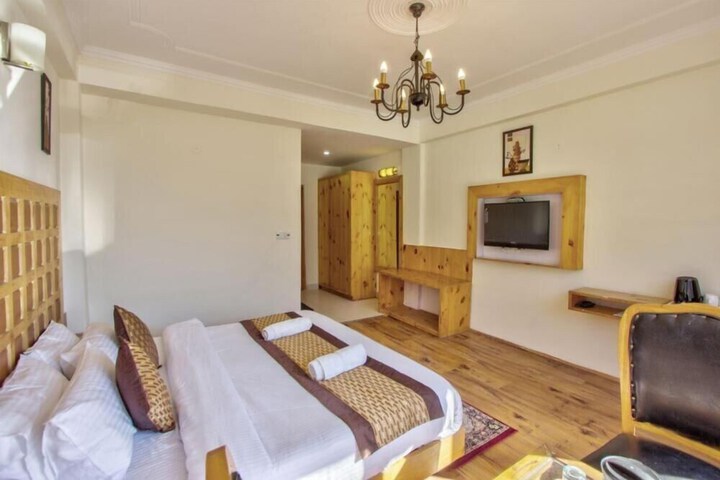 Room 14 of 40
