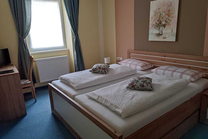 Room 16 of 41