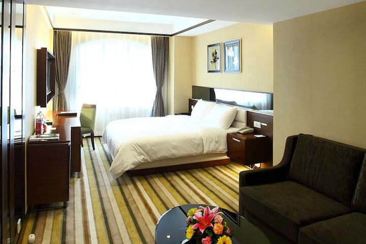 Room 13 of 70