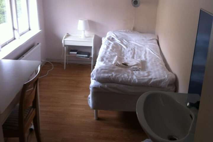 Room 11 of 63