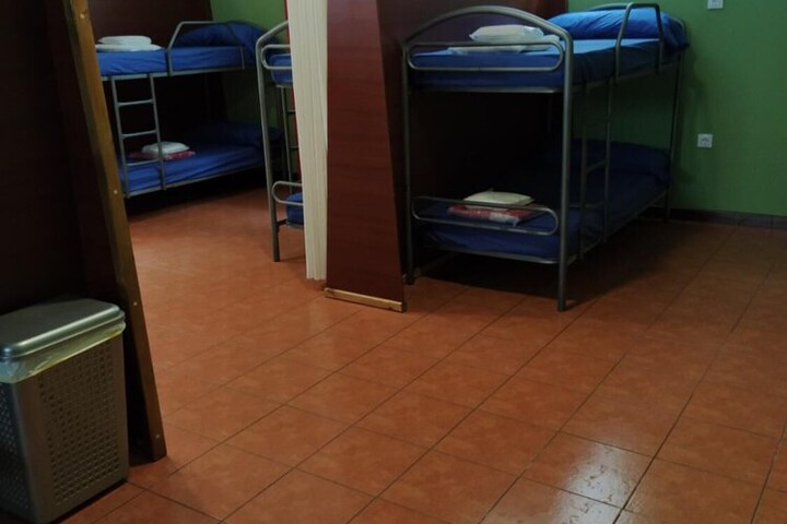 Room 6 of 19