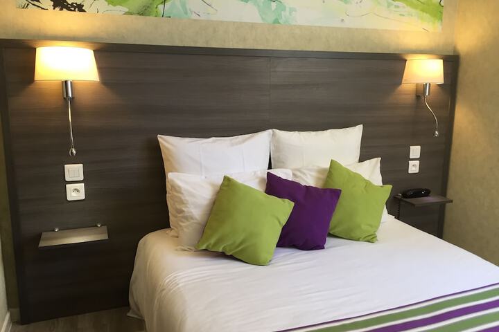 Room 21 of 40