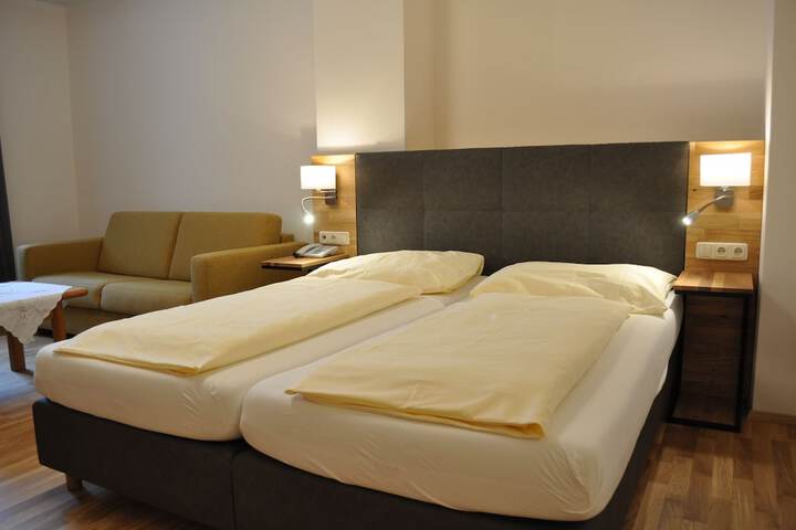 Room 7 of 38