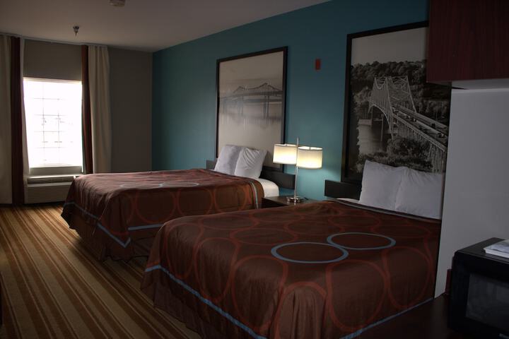 1 Queen Bed Accessible Room (1 of 12)
