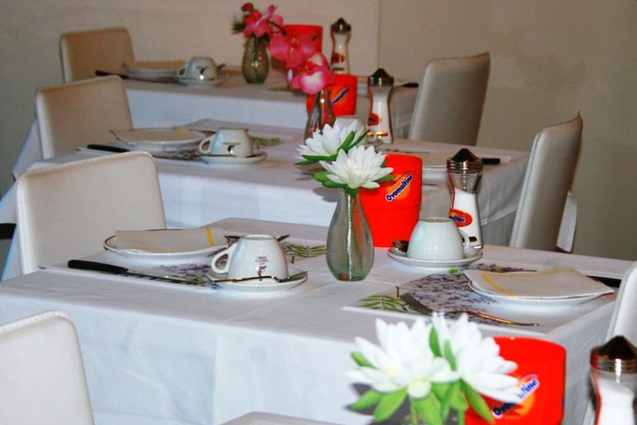 Breakfast/Coffee Service 27 of 34