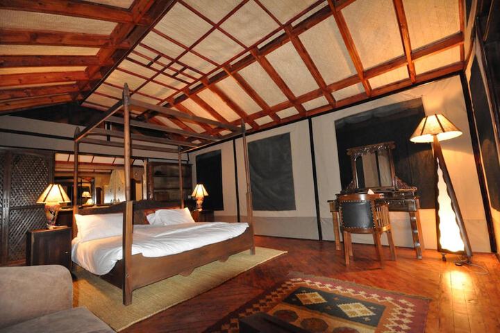 Room 8 of 34