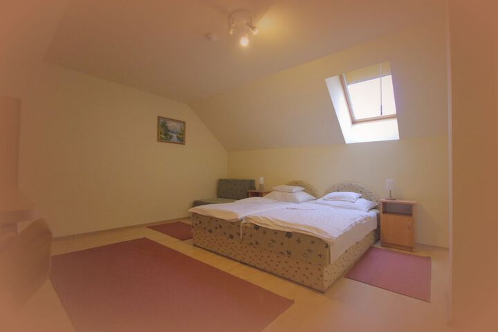 Room 9 of 70