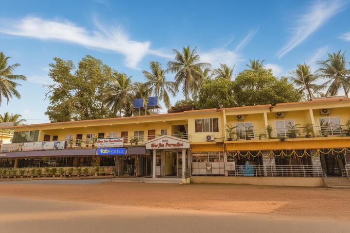 FabHotel Morjim Paradise - 800M From Morjim Beach