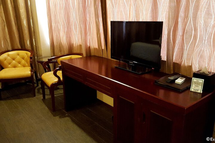 Room 21 of 49