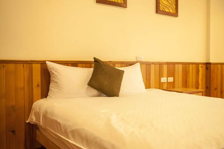 Room 13 of 63