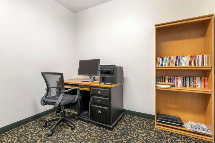 Business Center 35 of 36