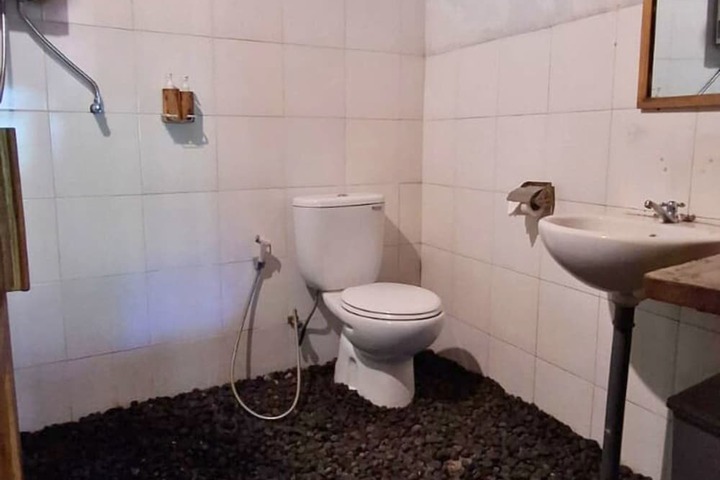 Room 27 of 69