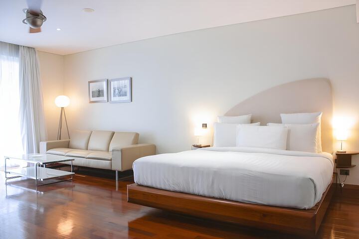 Room 48 of 100