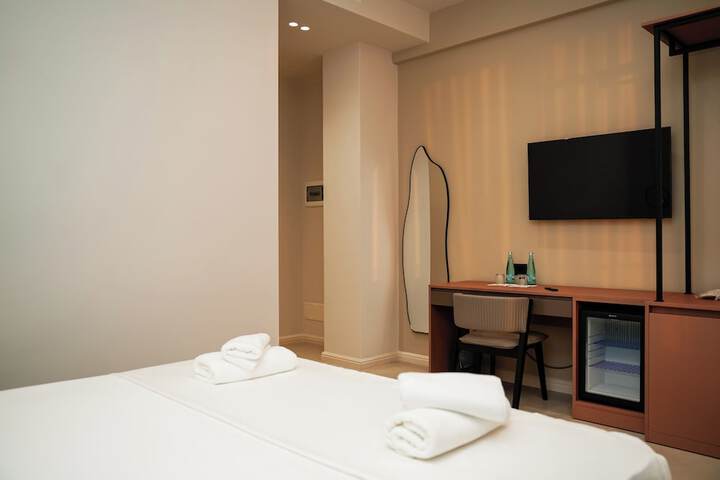 Room 18 of 177