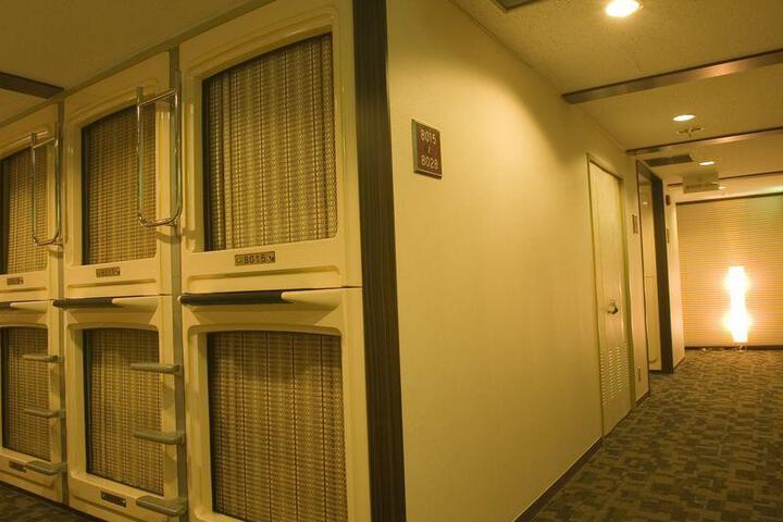 Room 2 of 7