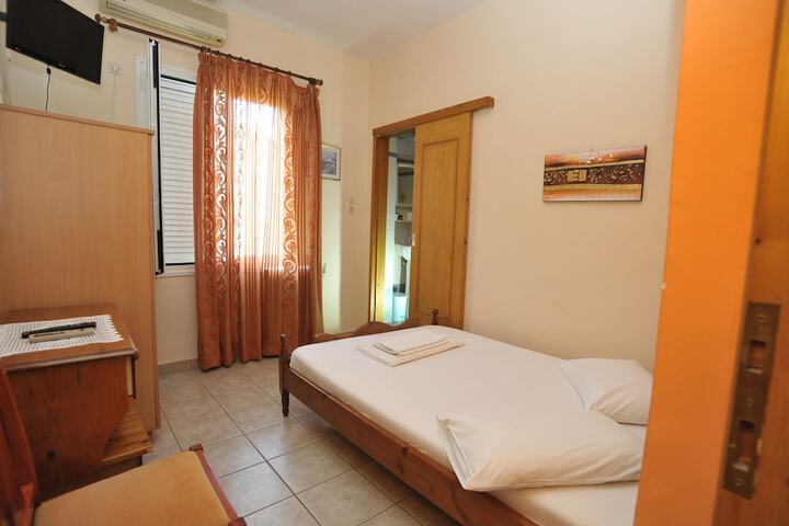 Room 5 of 57