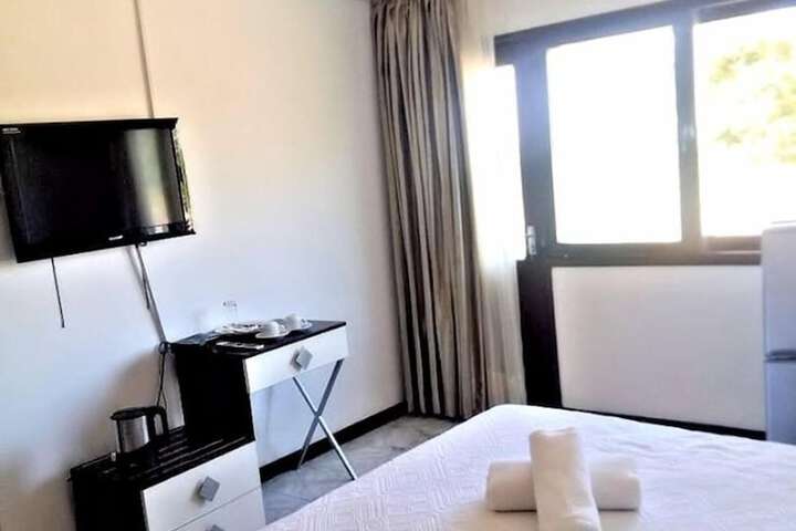 Room 4 of 11