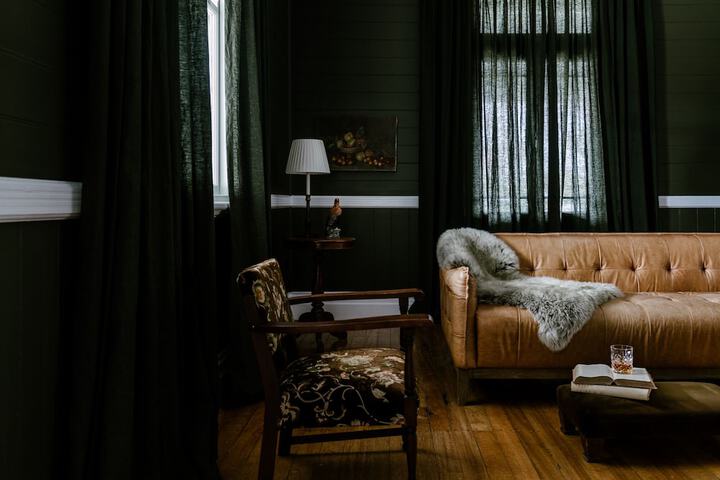 Room 27 of 51
