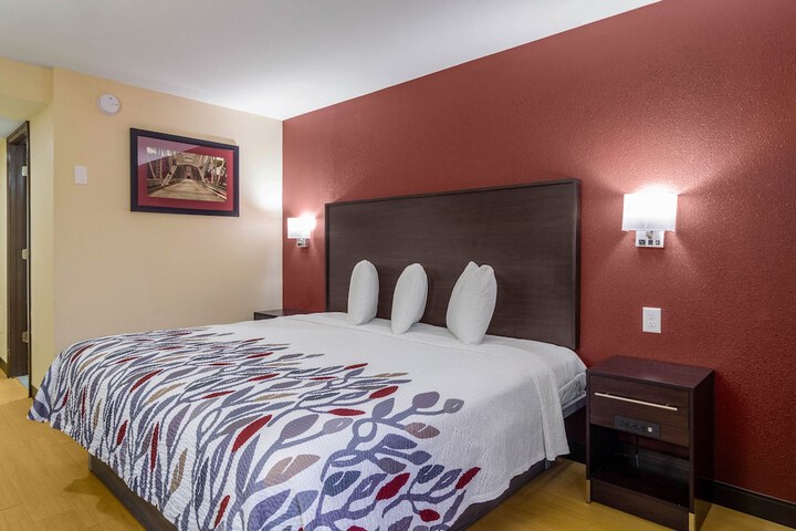 1 King Bed (15 of 19)