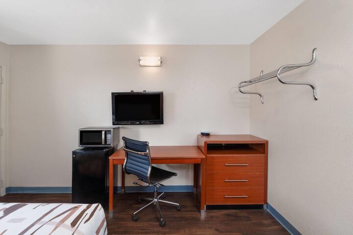 Room 11 of 35