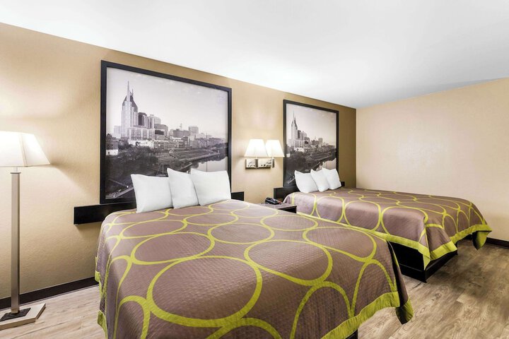 2 Queen Beds (2 of 4)